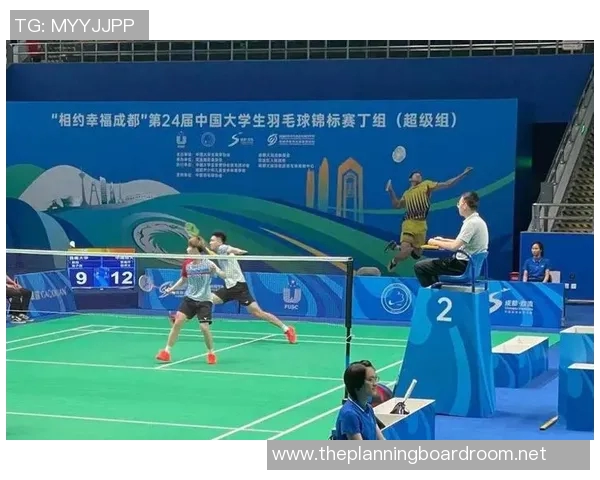 上海羽毛球队在邀请赛中的默契配合与战术执行分析 上海羽毛球队在邀请赛中的默契配合与战术执行分析