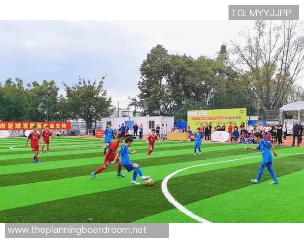 中国业余足球明星队携手打造足球梦想助力青少年成长与发展 中国业余足球明星队携手打造足球梦想助力青少年成长与发展