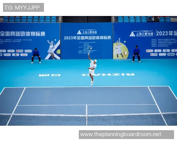 全国锦标赛特别报道：上海足球队拼搏历程与荣耀时刻的深度剖析