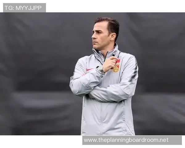 布朗宁足球明星的崛起与成就揭秘，探讨他们如何改变足球世界的未来