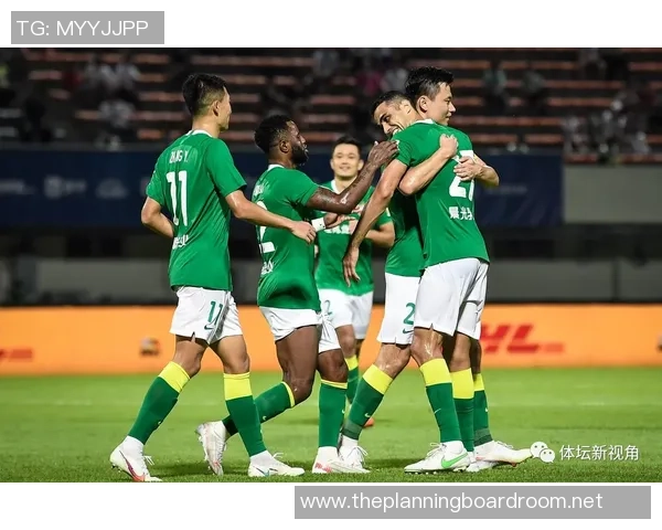 杭州篮球队以78分领跑奥运会积分榜展现强劲实力和团队合作精神