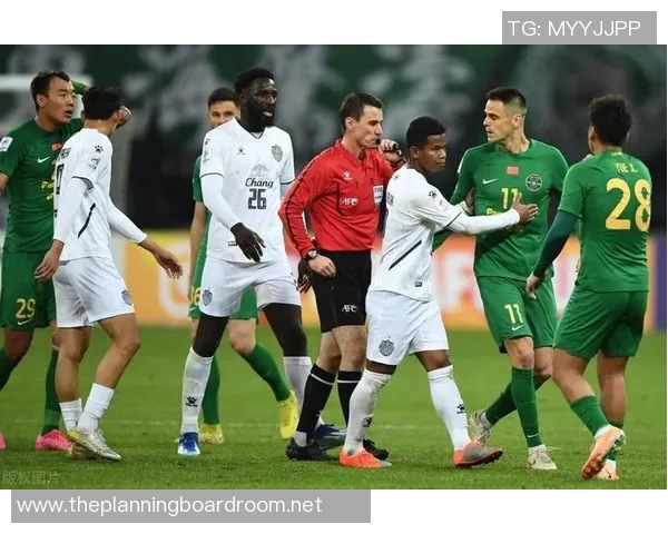 泰国为何对足球明星情有独钟背后的文化与经济因素解析 泰国为何对足球明星情有独钟背后的文化与经济因素解析