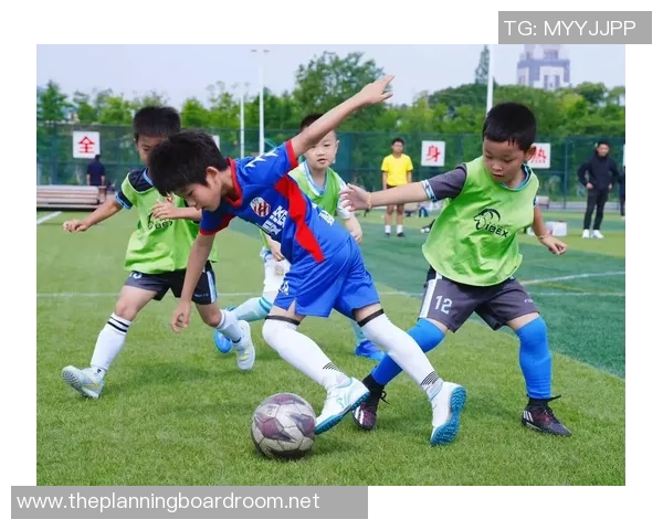 足球明星卡西心中梦想的绿茵场与未来的足球希望 足球明星卡西心中梦想的绿茵场与未来的足球希望