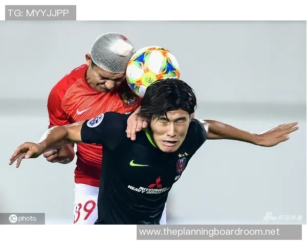 足球明星鸡哥的精彩瞬间与魅力造型全景展示图集 足球明星鸡哥的精彩瞬间与魅力造型全景展示图集