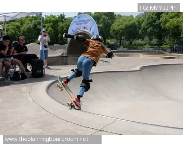 滑板精英赛点评：武汉街舞队的技术表现